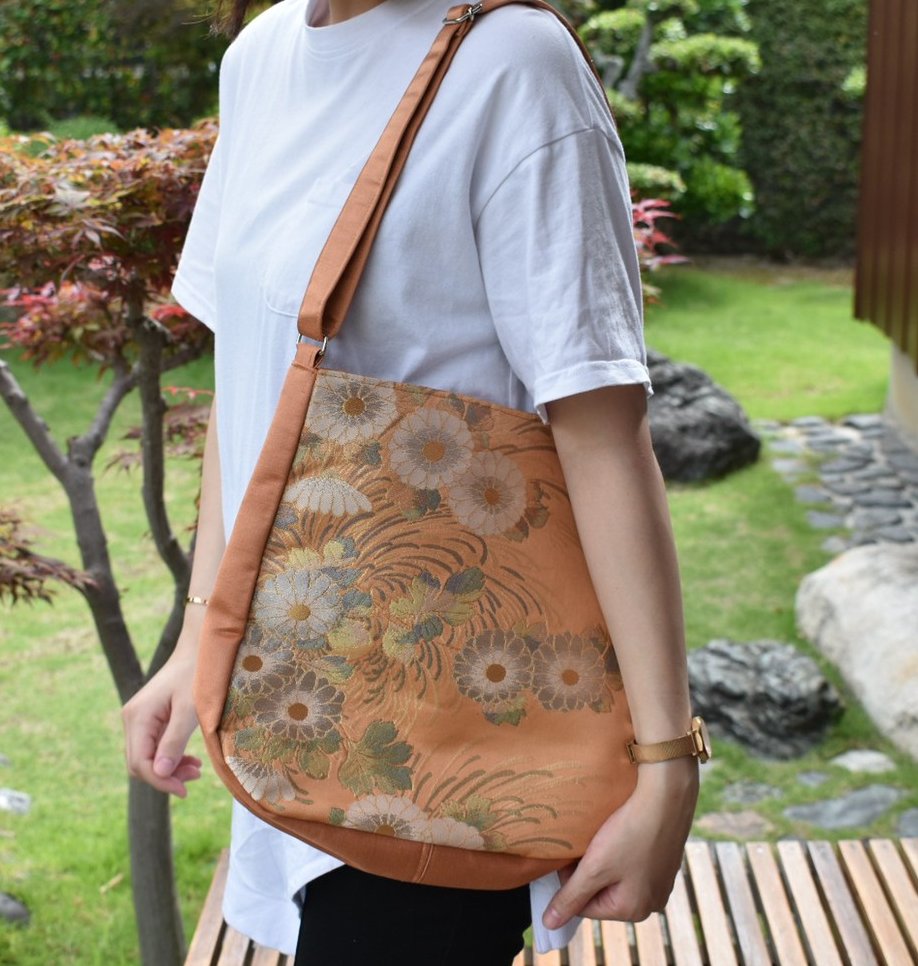 atelier NORIKO Japanese kimono fablic chrysanthemum pattern orange bag